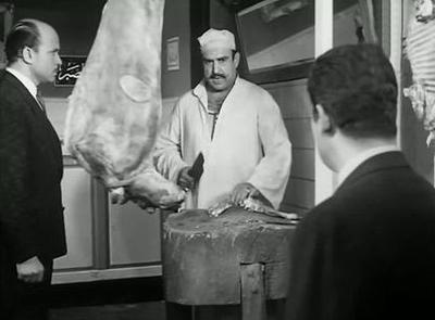 المعلم عباس في فيلم السفيرة عزيزة