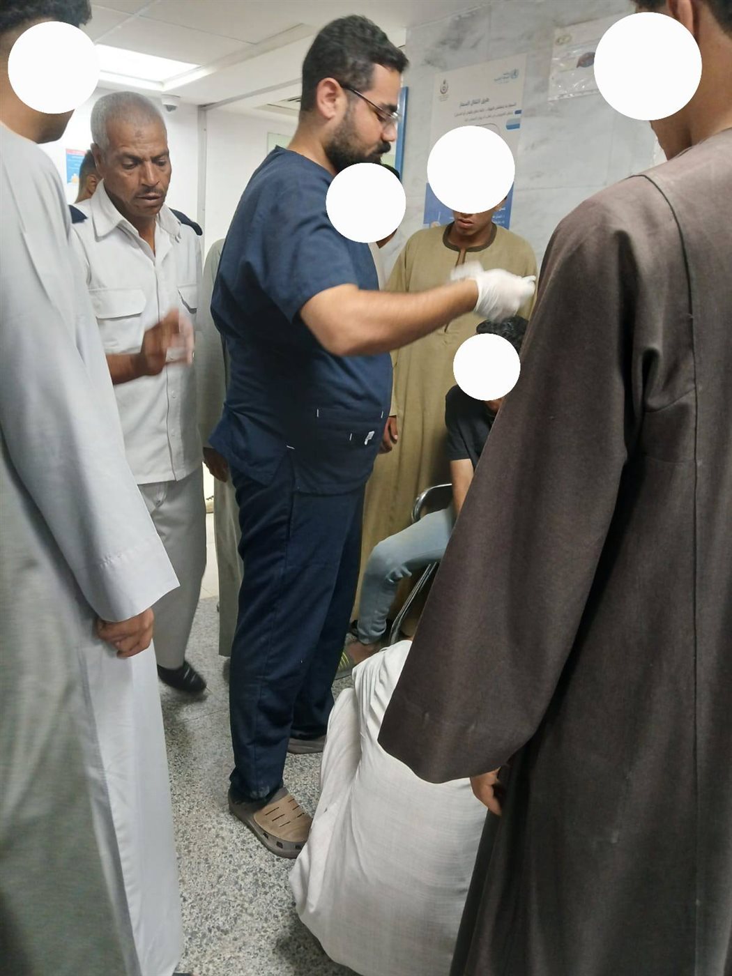 إصابة 3 أشخاص فى تصادم موتوسيكل بسيارة فى سوهاج، فيتو