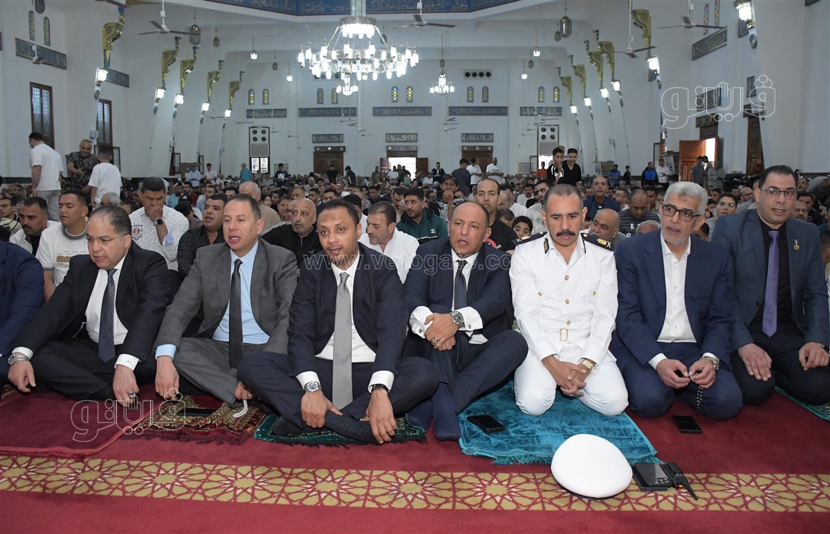 محافظ بورسعيد يؤدي صلاه عيد الاضحى المبارك&nbsp;