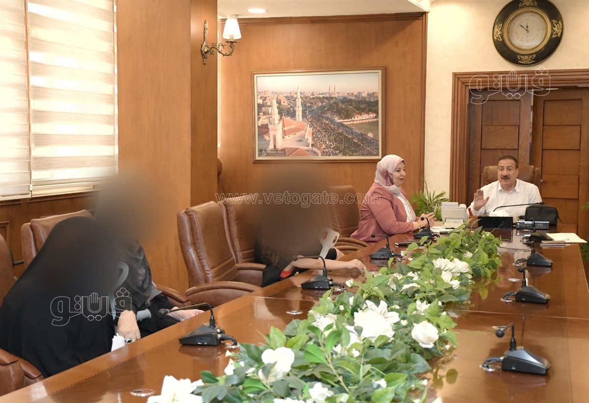 محافظ بورسعيد يقدم الدعم للأسر الأولى بالرعاية