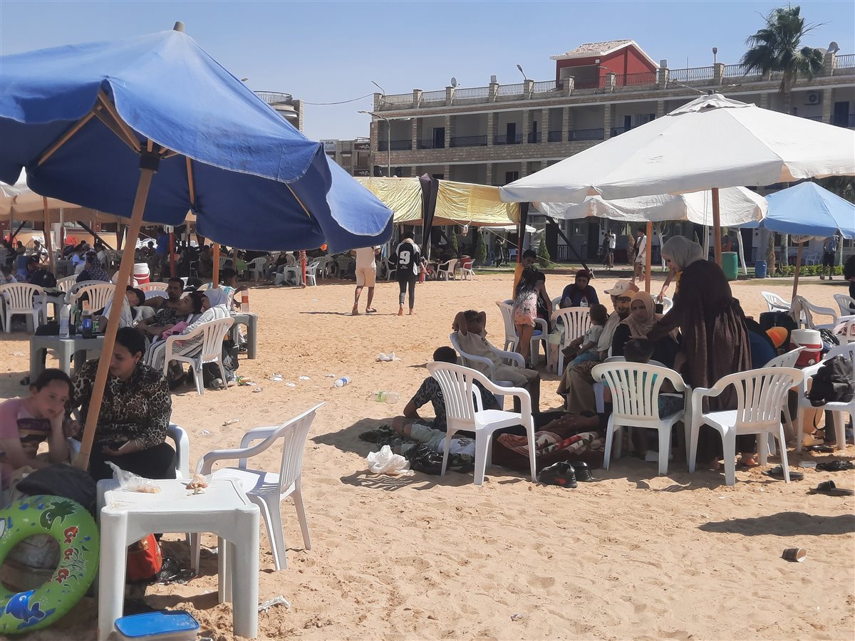 إقبال على شواطئ فايد بالإسماعيلية، فيتو