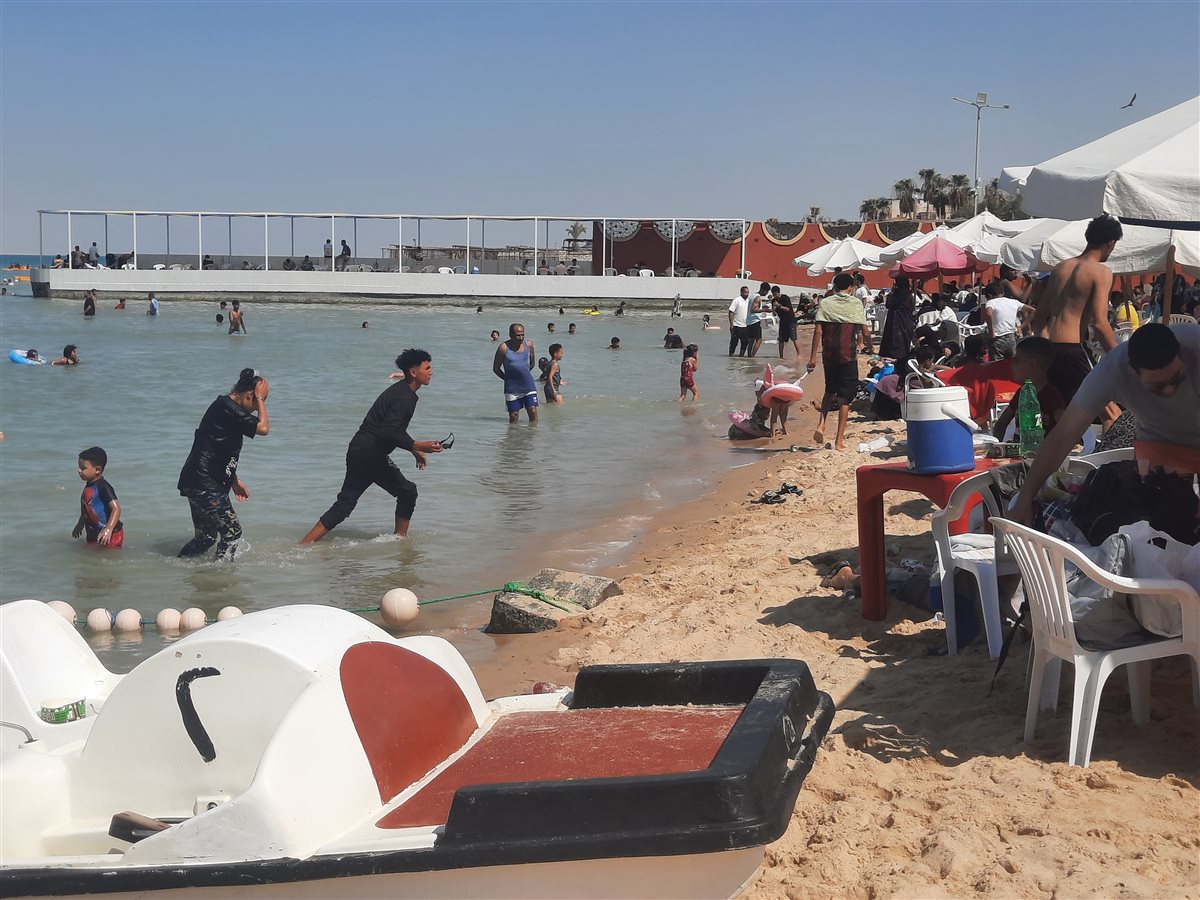 إقبال على شواطئ فايد بالإسماعيلية، فيتو