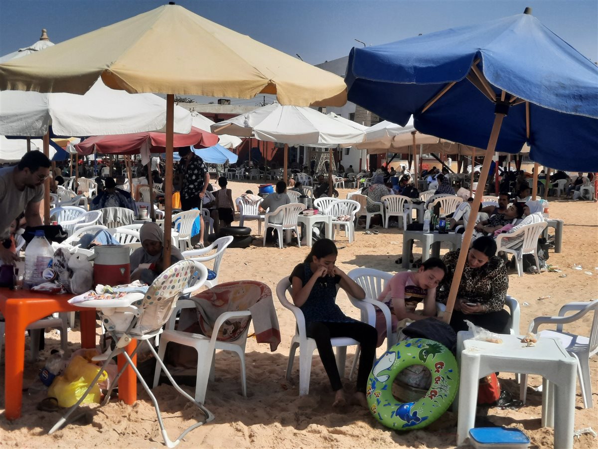 إقبال على شواطئ فايد بالإسماعيلية، فيتو