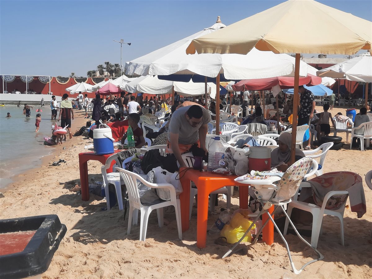 إقبال على شواطئ فايد بالإسماعيلية، فيتو