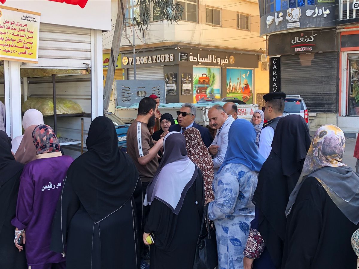 محافظ الدقهلية يتابع انتظام العمل بمنافذ الخبز المدعم بالمنصورة