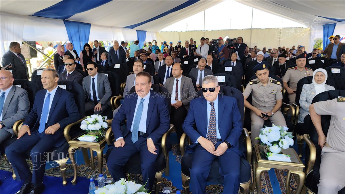 رئيس هيئة قناة السويس ومحافظ بورسعيد يفتتحان كوبري النصر العائم٢