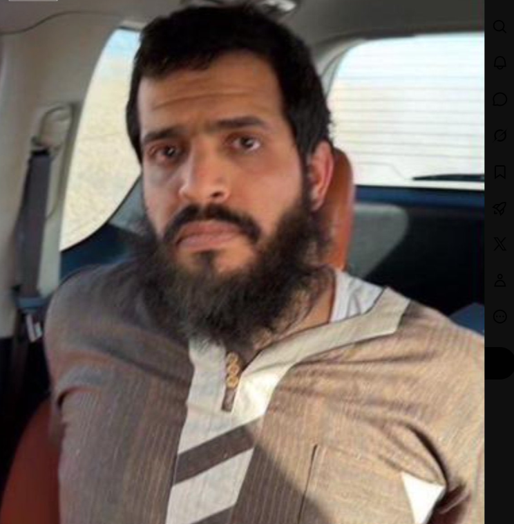 أحد الهاربين بعد القبض عليه، فيتو