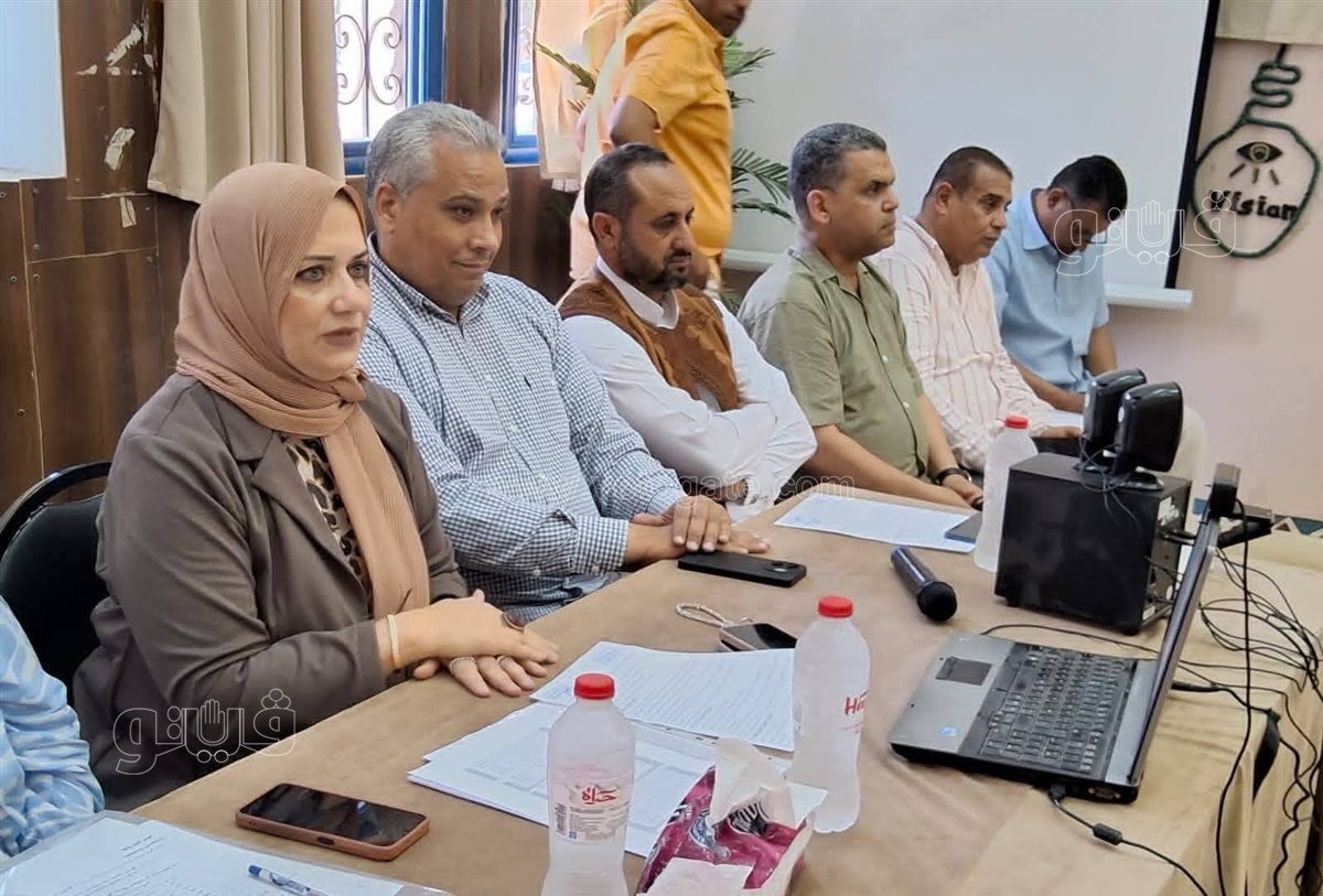 مدير تعليم مطروح تبحث مع رؤساء لجان الشهادة الإعدادية الاستعدادات النهائية للامتحانات