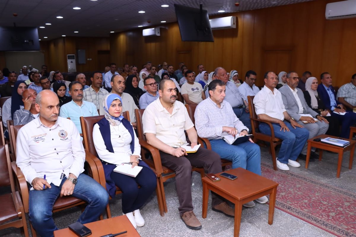 محافظ دمياط يجتمع مع رؤساء الوحدات المحلية&nbsp;