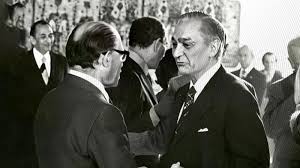 مصطفى خليل مع السادات