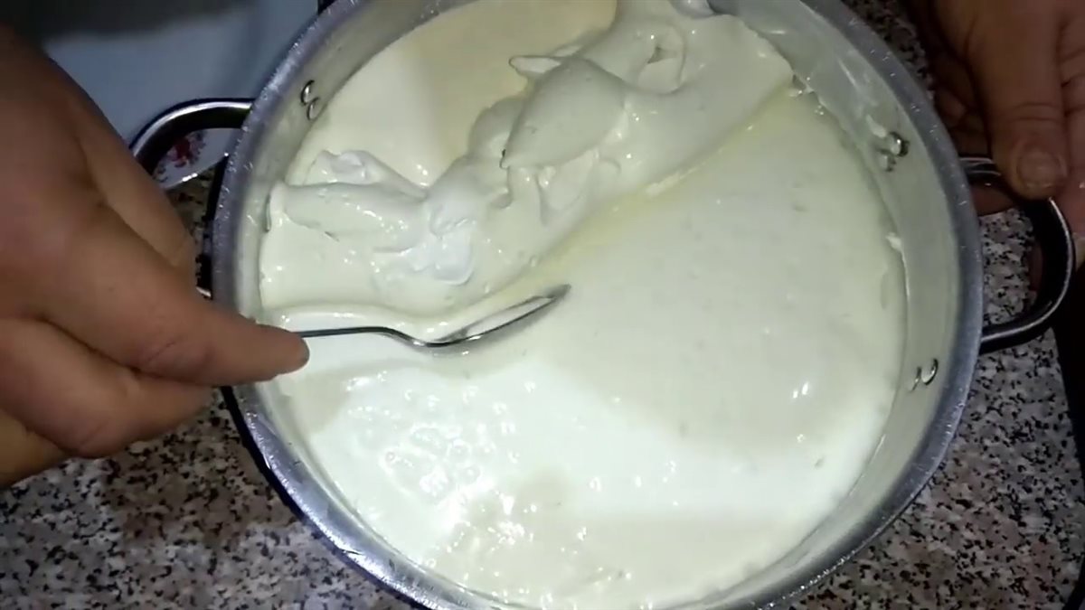 فوائد قشدة اللبن&nbsp;