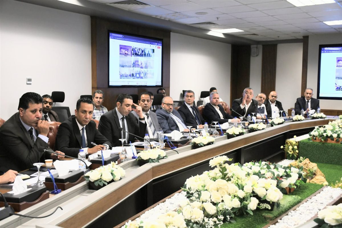 علر رأسها الزمالك.. وزير الرياضة يجتمع بالأندية وممثلي الوزارات لمناقشة ملف مديونيات المرافق