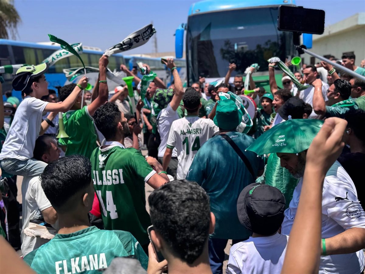 ترحال غفير لجماهير النادي المصري لحضور نهائي الرابطة