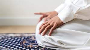 أعاني من كسل شديد عند الصلاة.. فماذا أفعل؟.. ومستشار المفتي يقدم حلولًا