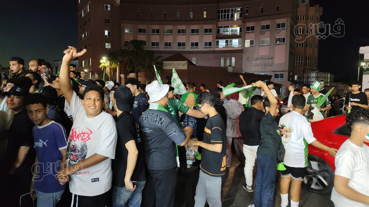 لحظة احتفالات اهالي بورسعيد بهدف التقدم&nbsp;