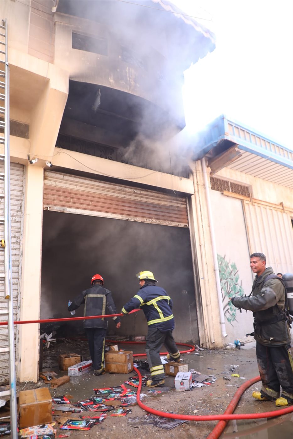 حريق في أحد المباني بمنطقة السنانية، فيتو