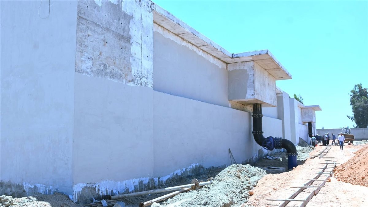 محافظ البحيرة بتفقد أعمال محطة معالجة الصرف الصحي بأبو الشقاف، فيتو