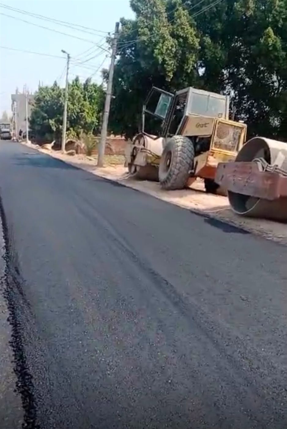 محافظ الغربية يتابع رصف طريق كفر كلا الباب