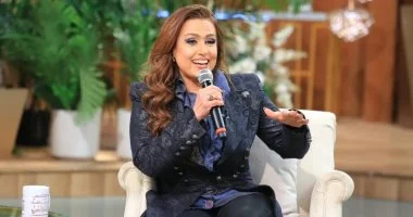 الفنانة سيمون