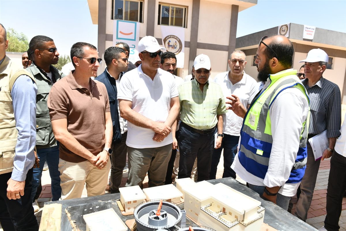 وزير الدولة للإنتاج الحربي يتابع تنفيذ مشروعات مبادرة