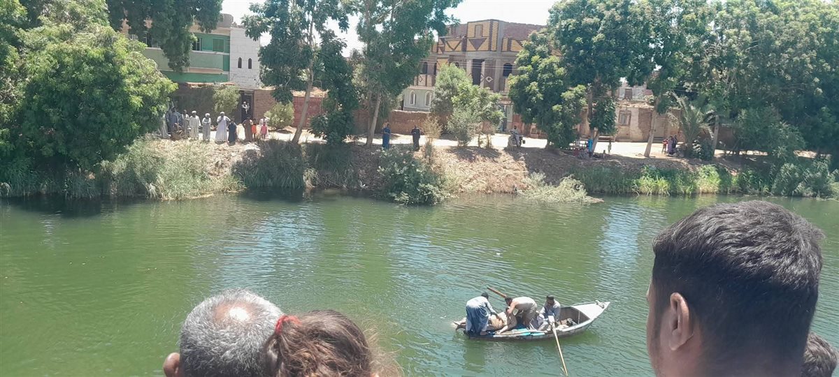 محاولات إنقاذ ركاب السيارة، فيتو
