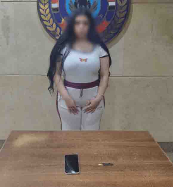 ضبط صانعة محتوى بالتجمع الخامس لنشرها مقاطع خادشة للحياء وحيازة مخدر الحشيش