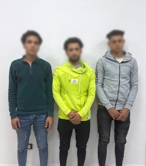 ضبط 3 أشخاص صوروا فيديو ساخرًا أعلى منبر زاوية بالمنصورة لزيادة المشاهدات