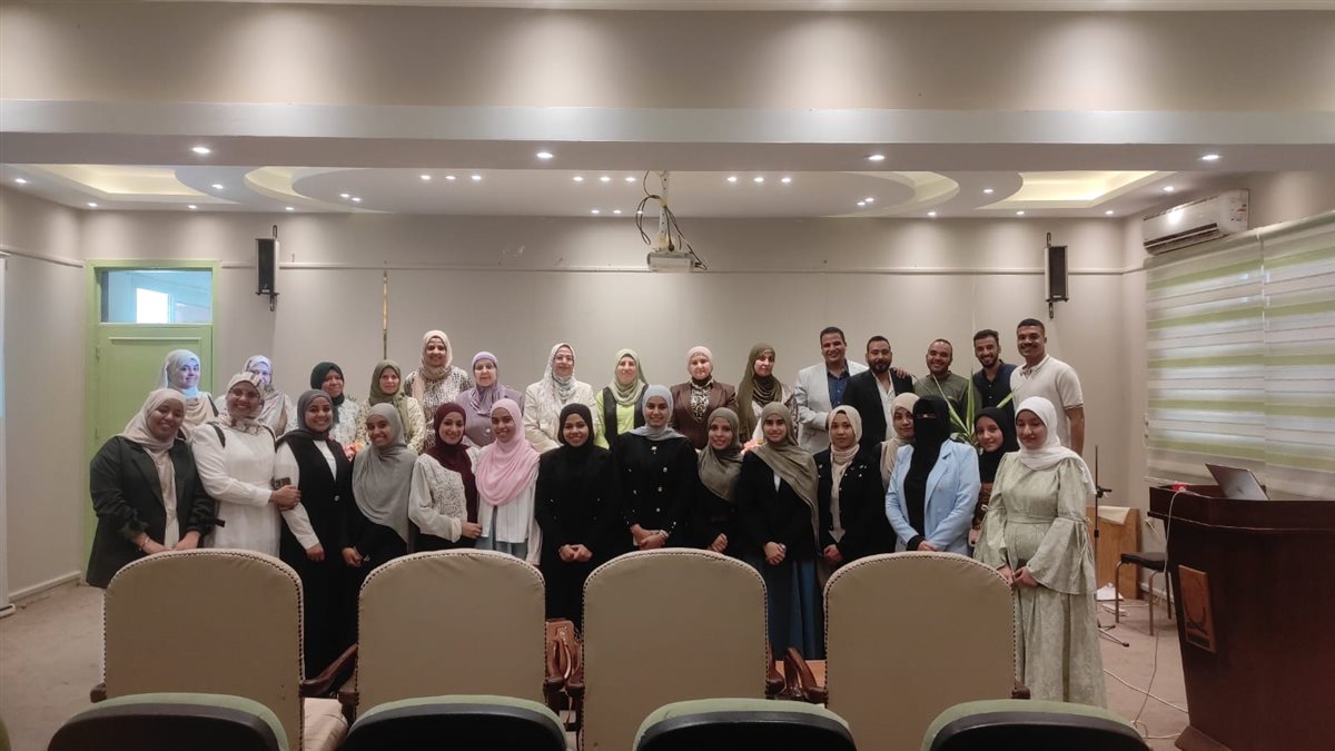 شباب جامعة قنا يستعرضون أفكارًا ضمن مبادرة المشروعات الخضراء