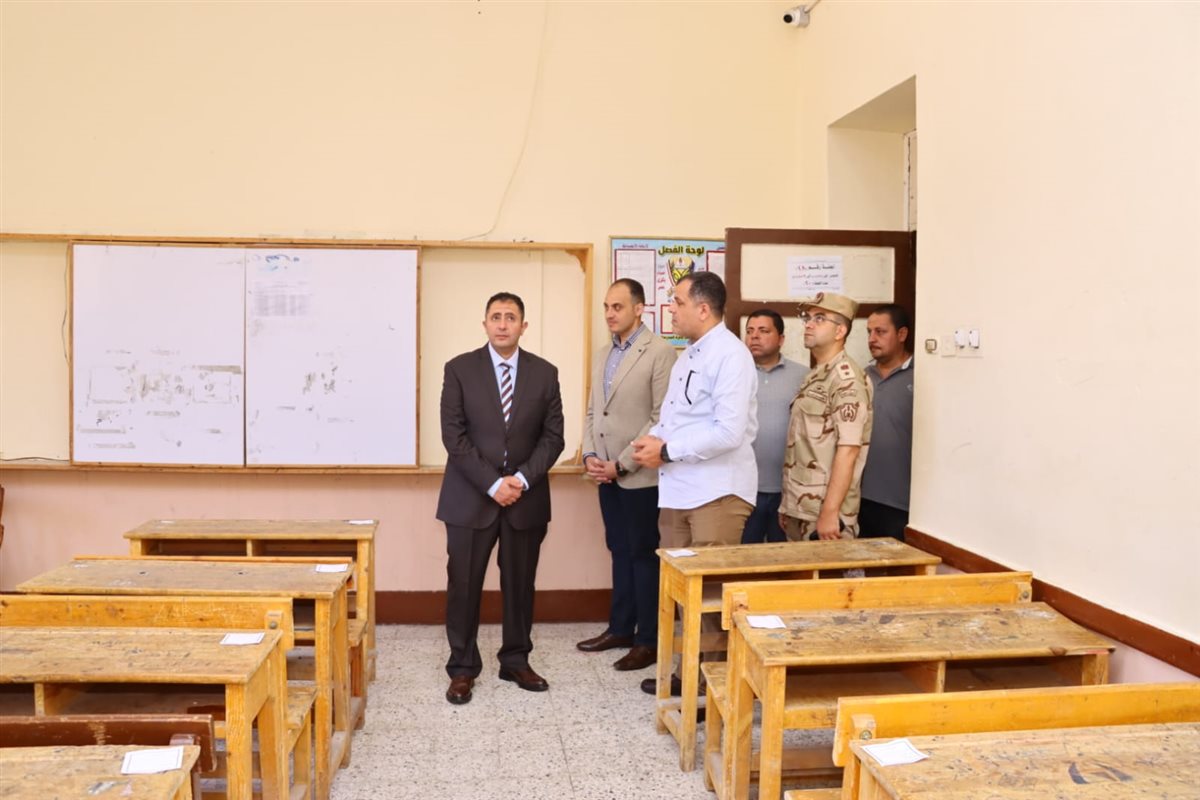 محافظ دمياط يتابع استعدادات استقبال امتحانات الثانوية العامه