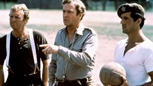 مشاهد من فيلم الهروب إلى النصر