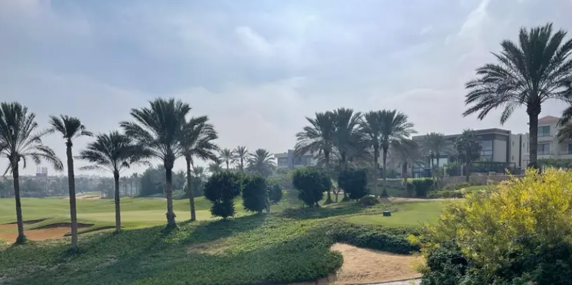 الكمبوند الفاخر يضم ملاعب جولف، فيتو