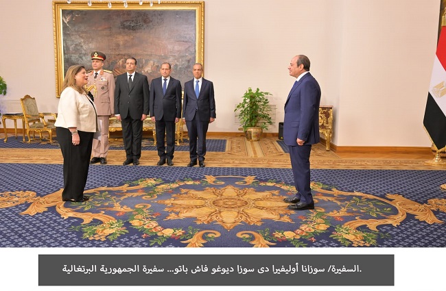 &nbsp; 17 سفيرًا جديدًا يسلمون أوراق اعتمادهم للرئيس السيسي