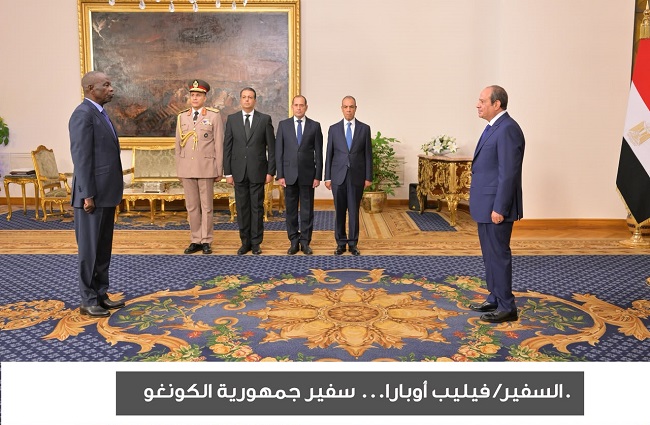 &nbsp; 17 سفيرًا جديدًا يسلمون أوراق اعتمادهم للرئيس السيسي