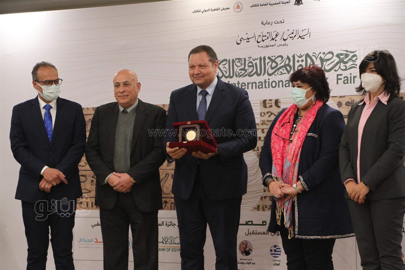 الفائزين بجوائز معرض القاهرة للكتابه  (8)