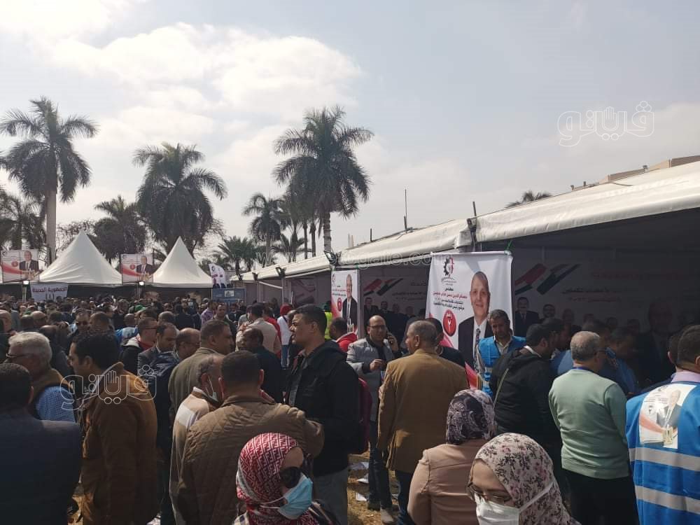 توافد أعضاء الجمعية العمومية في انتخابات المهندسين بالقاهرة (8)