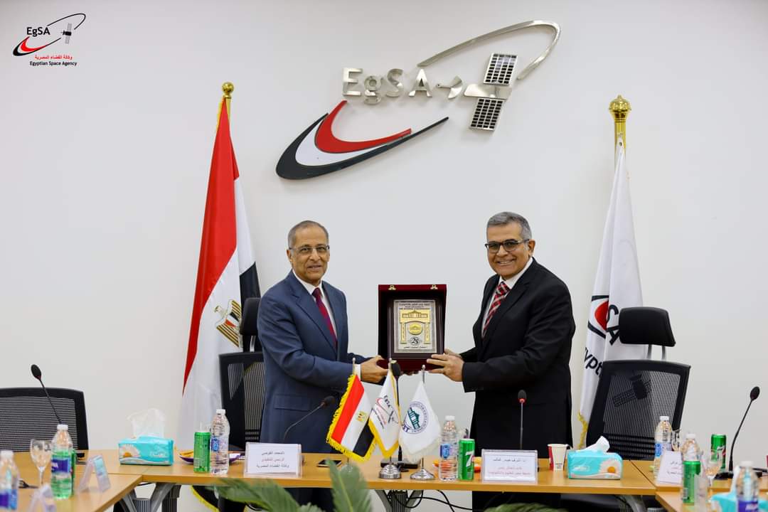  جامعة مصر للعلوم والتكنولوجيا توقع بروتوكول تعاون مع وكالة الفضاء لتدريب وتأهيل طلابها (12)