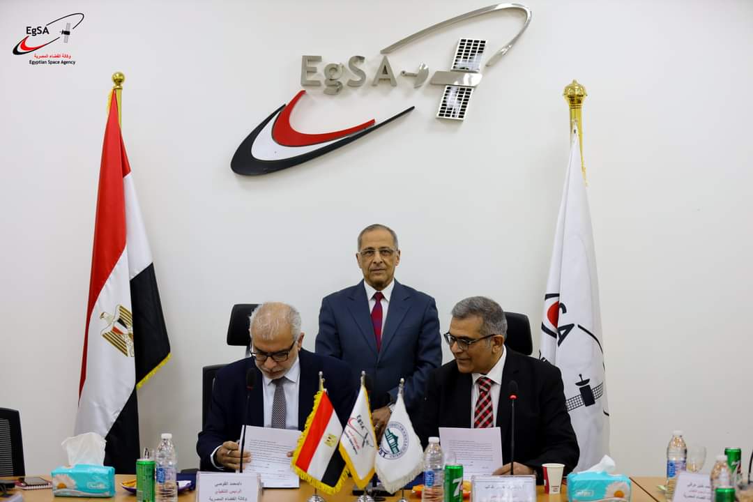  جامعة مصر للعلوم والتكنولوجيا توقع بروتوكول تعاون مع وكالة الفضاء لتدريب وتأهيل طلابها (6)