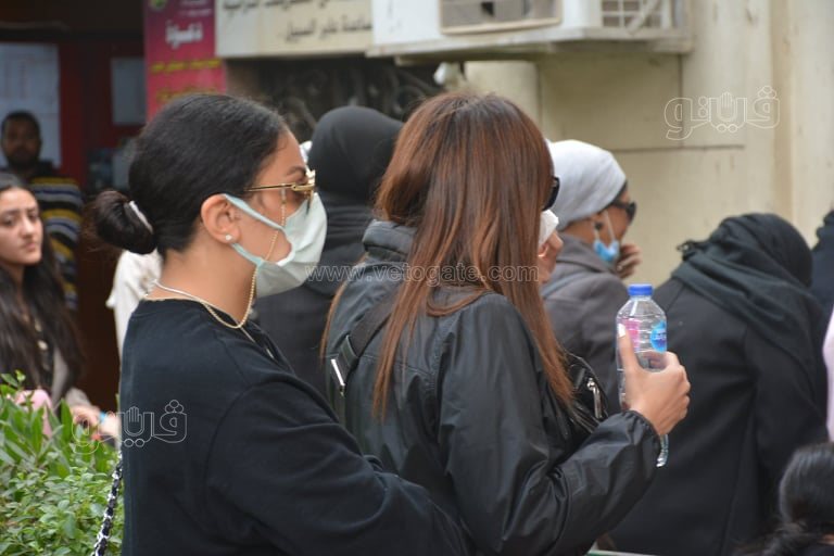أصدقاء إياد داود يودعونه لمثواه الأخير بالبكاء (24)