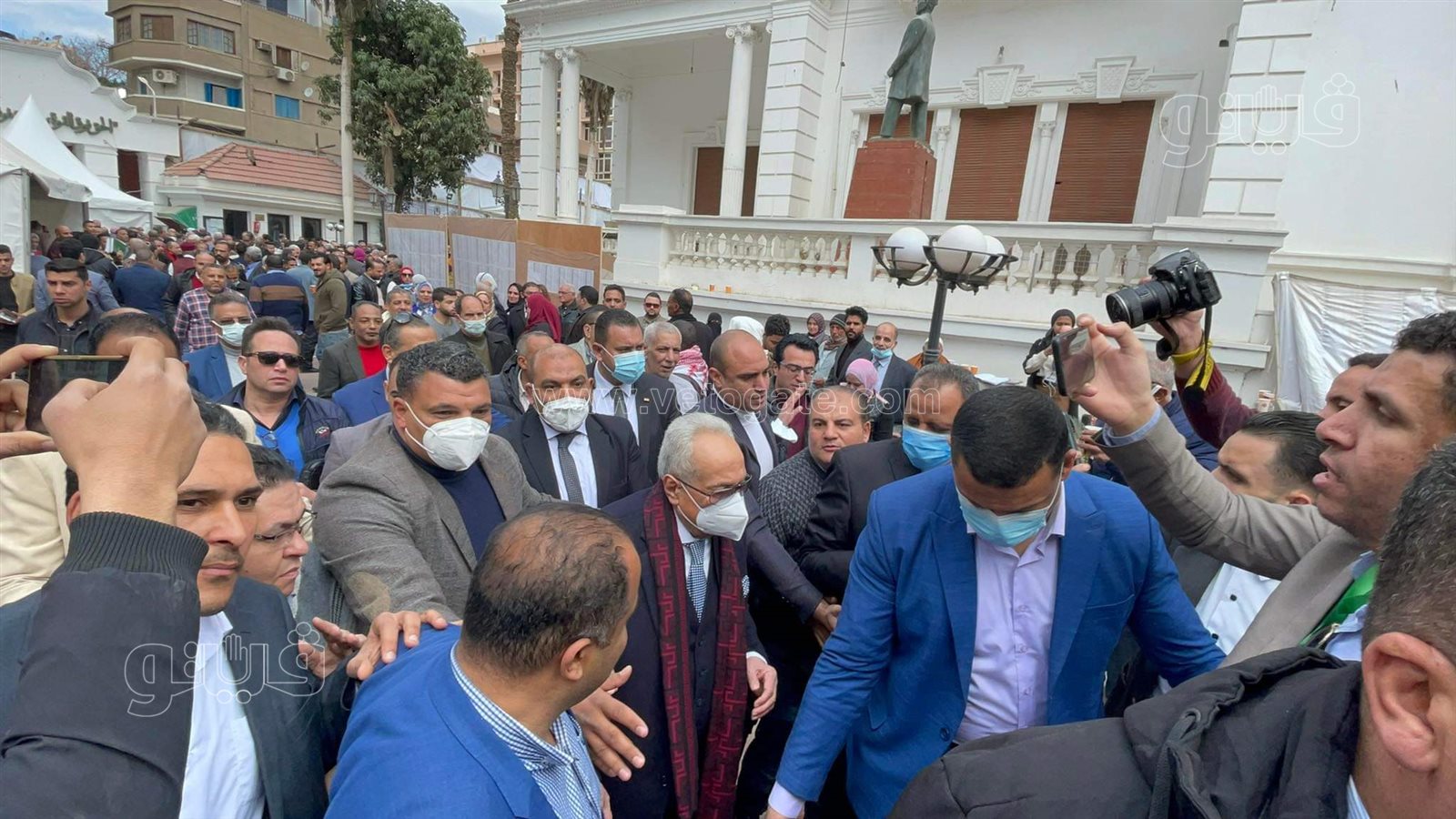 أبو شقة يصل مقار الاقتراع للإدلاء بصوته في انتخابات رئاسة الوفد (3)