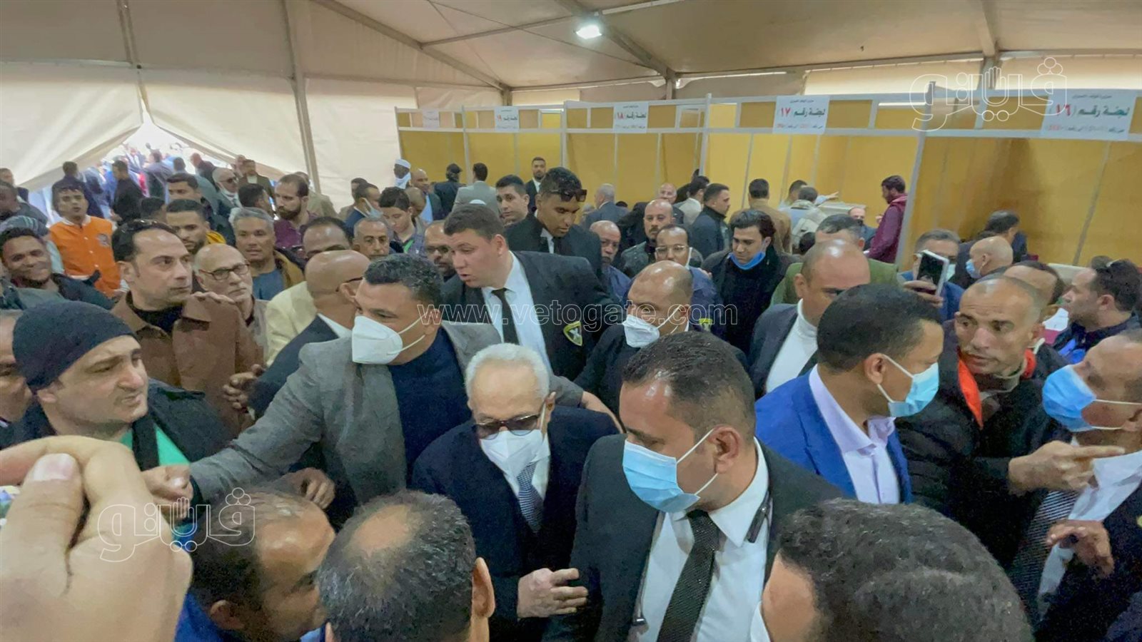 أبو شقة يصل مقار الاقتراع للإدلاء بصوته في انتخابات رئاسة الوفد (8)