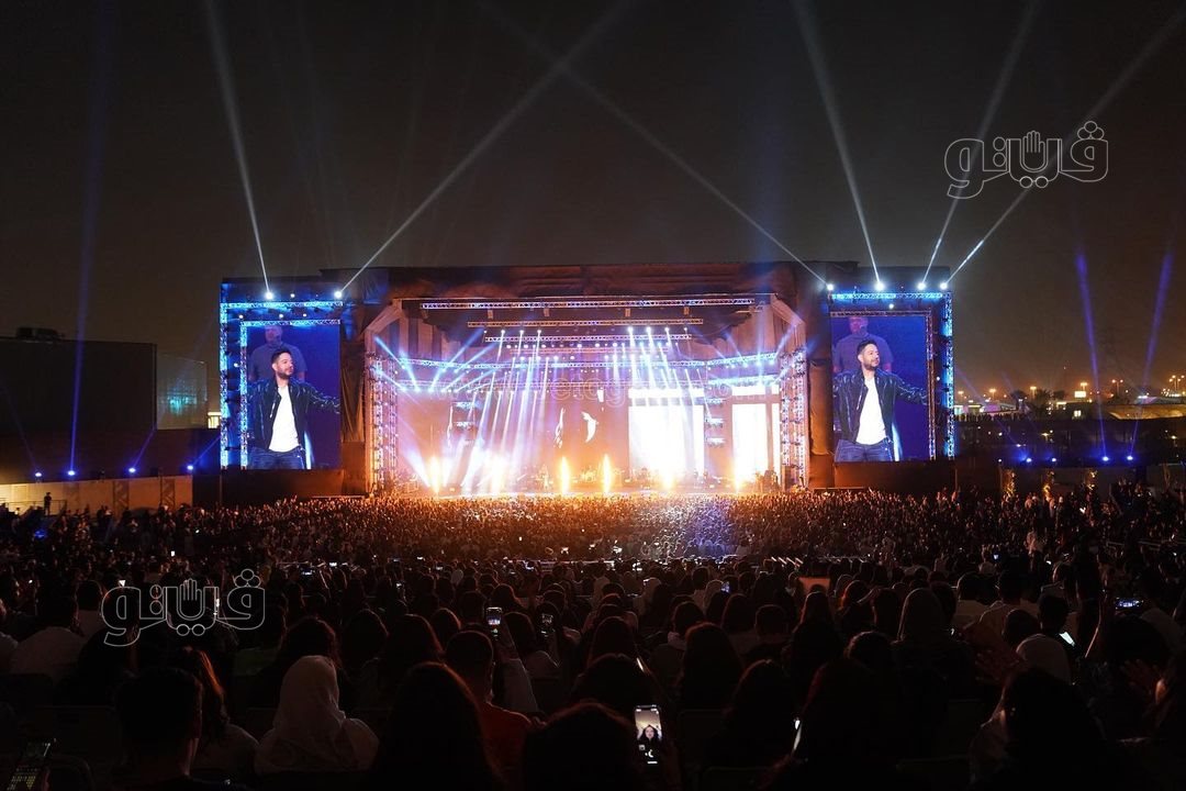 الهضبة وحماقى يشعلون حفل الرياض بحضور الالاف (3)