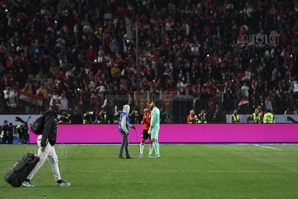 حزن محمد صلاح وفرحة الشناوي والحضري.. مشاهد بعد لقاء مصر والسنغال (16)