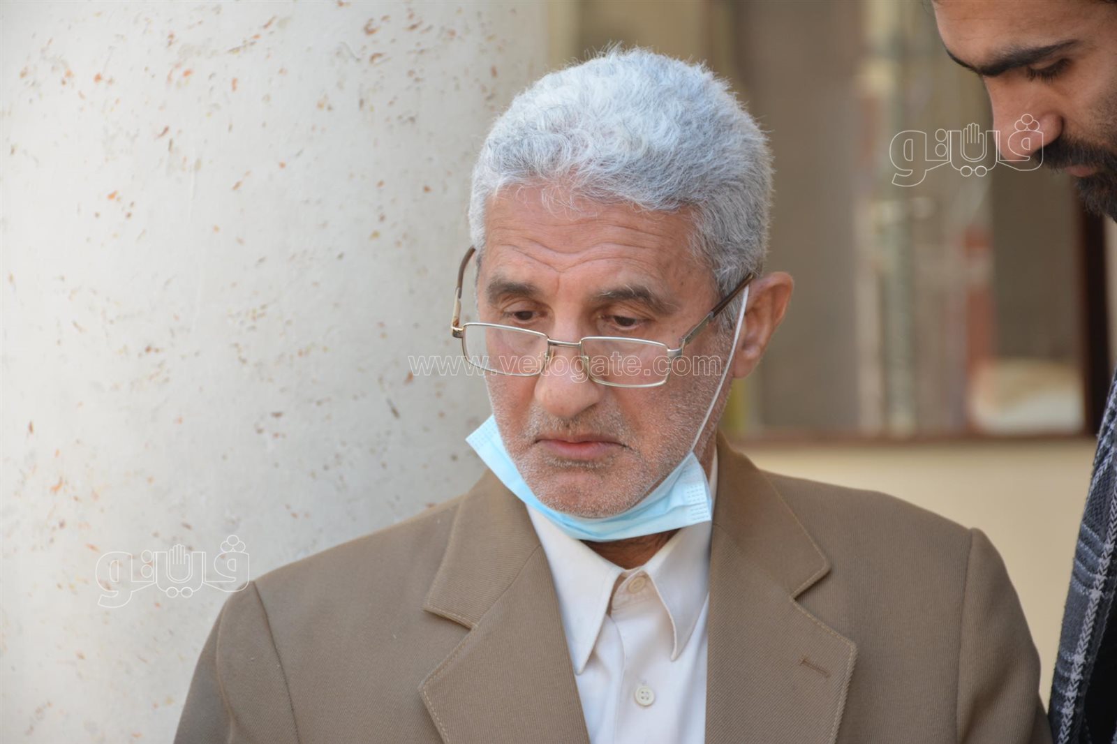 الحزن يسيطر على شقيق أحمد حلاوة فور وصول الجثمان استعدادا لتشييعه (6)