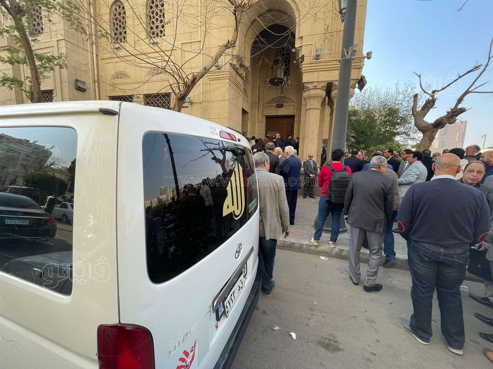 صلاة الجنازة على الراحل رجائي عطية بمسجد عمر مكرم (5)