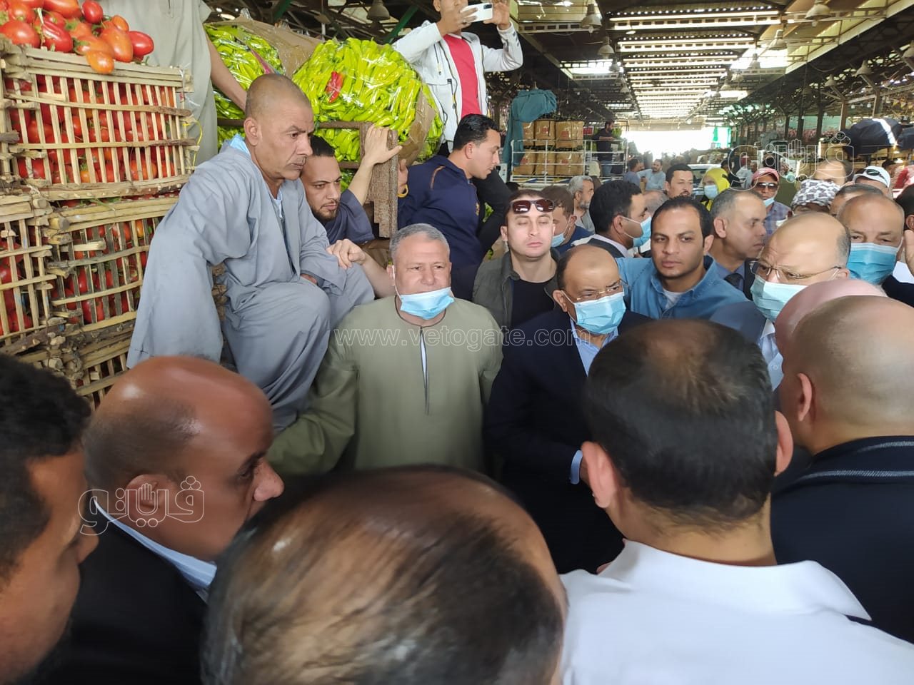 وزير التنمية المحلية ومحافظ القاهرة يتفقدان سوق العبور (3)
