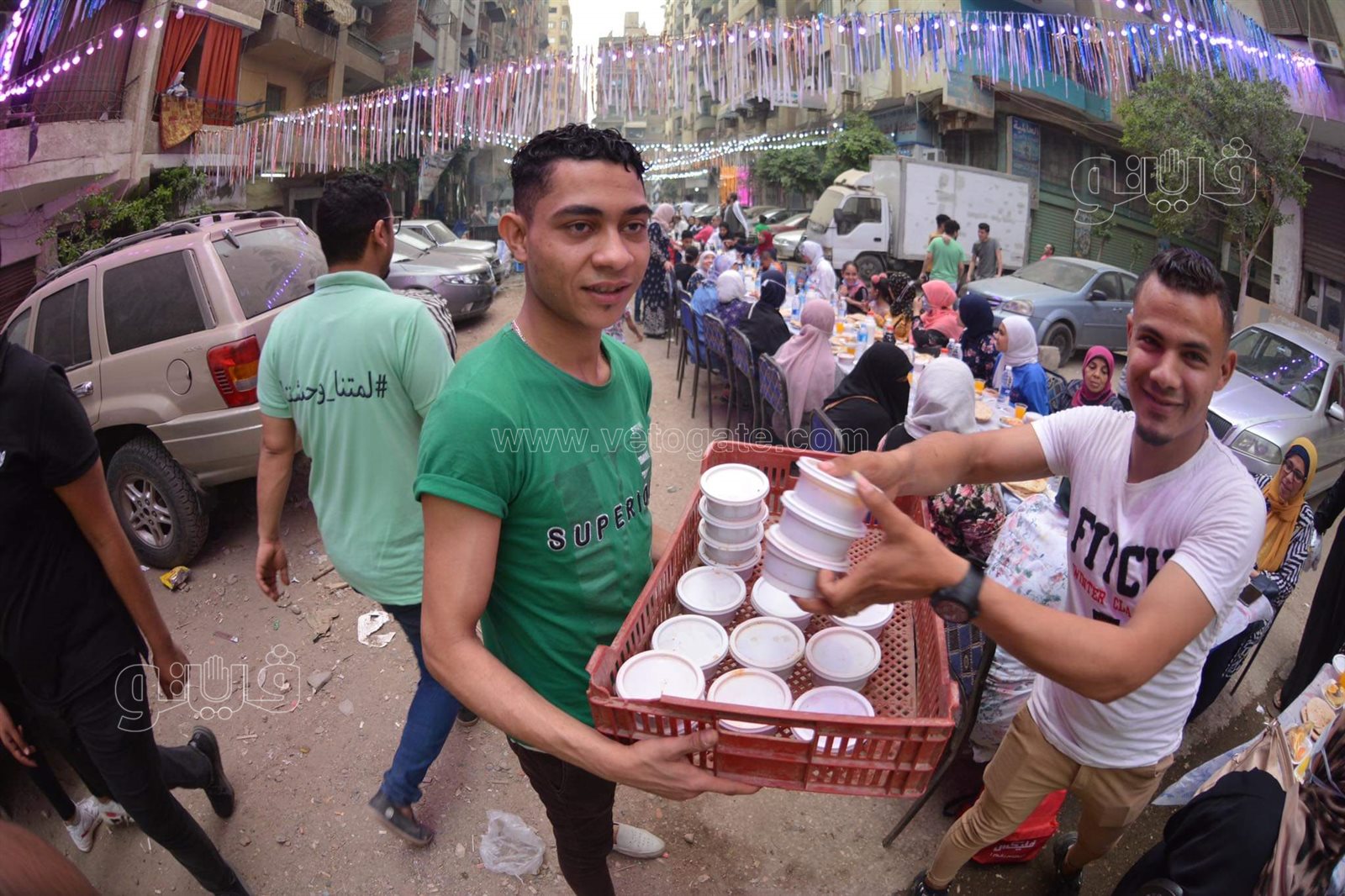 أهالي فيصل ينظمون أكبر مائدة إفطار (8)