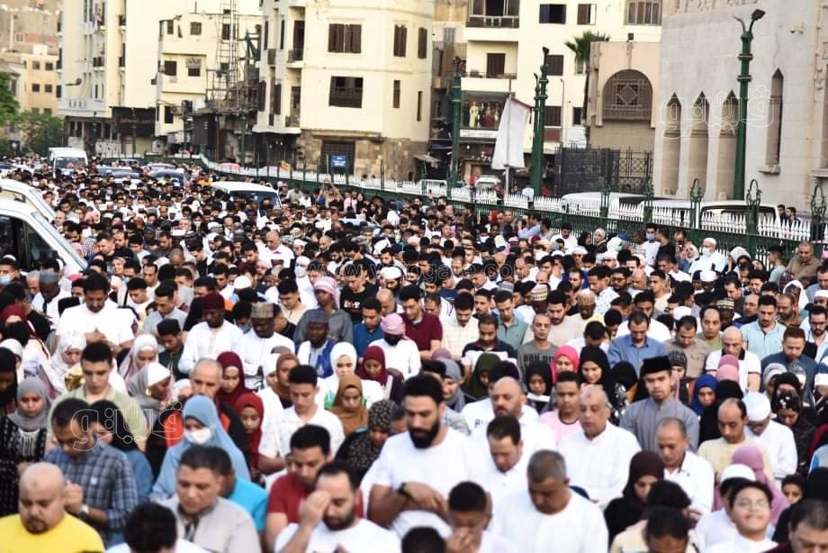 اعداد غير مسبوقة.. صلاة العيد في الأزهر الشريف شكل تاني (9)
