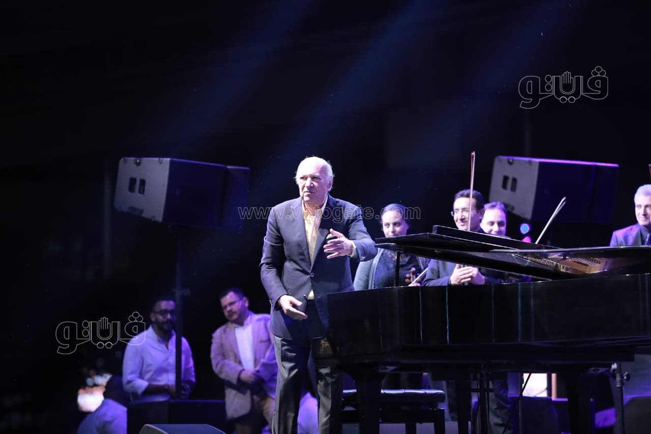 عمر خيرت يتألق بحفل عالمي في مركز القاهرة الدولى للمؤتمرات (4)