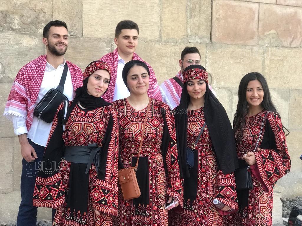 بصور تذكارية.. فرق الطبول تستعد لتقديم عروضها على مسرح سور القاهرة (3)