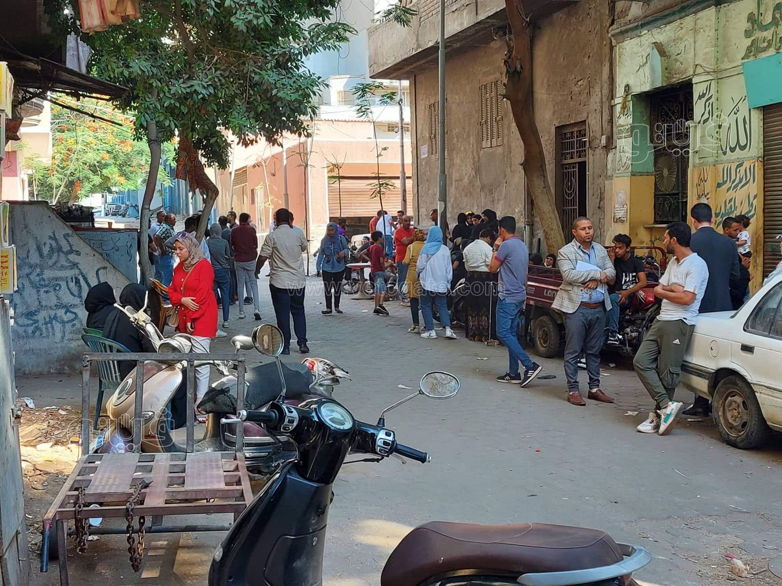 اسرة المذيعة شيماء جمال تنتظر امام المشرحة لاستلام جثمانها (2)